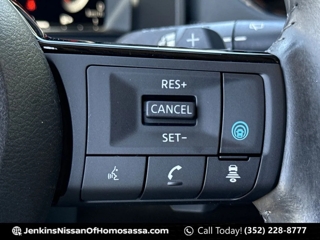 Used 2021 Silver Nissan Platinum image 44