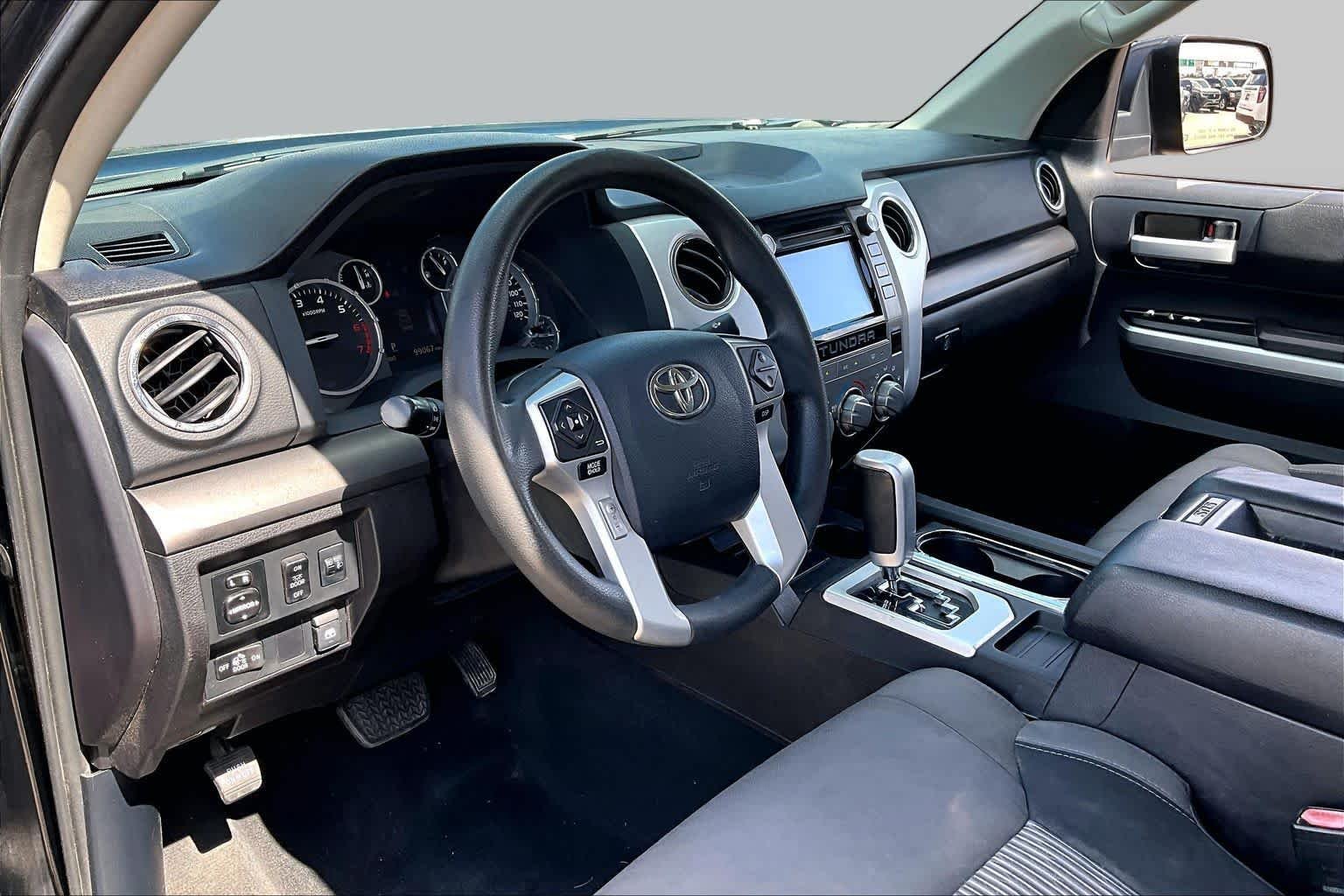Used 2014 Black Toyota SR5 image 18