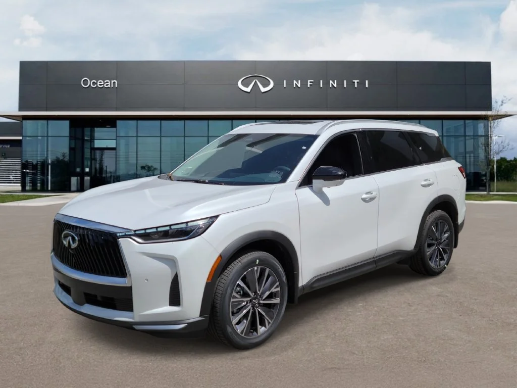 New 2027 White INFINITI LUXE image 1