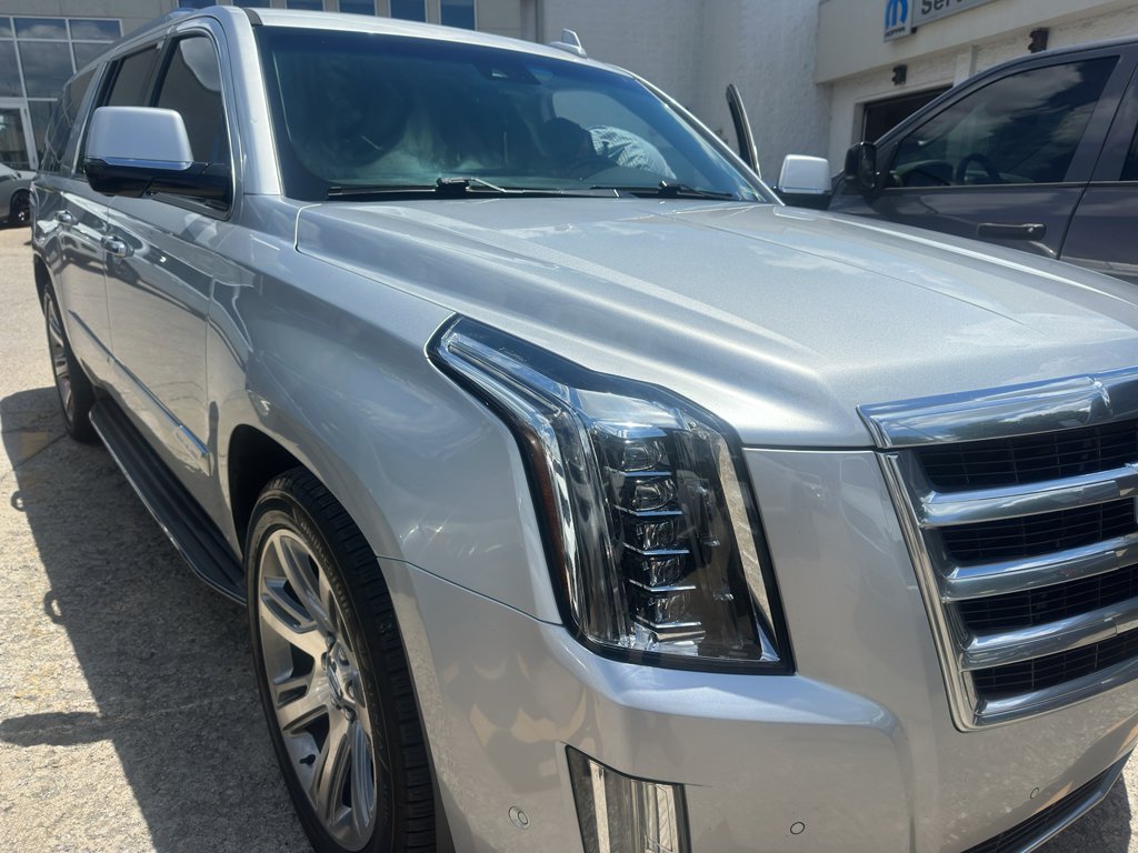 Used 2017 Radiant Silver Metallic Cadillac Luxury image 2