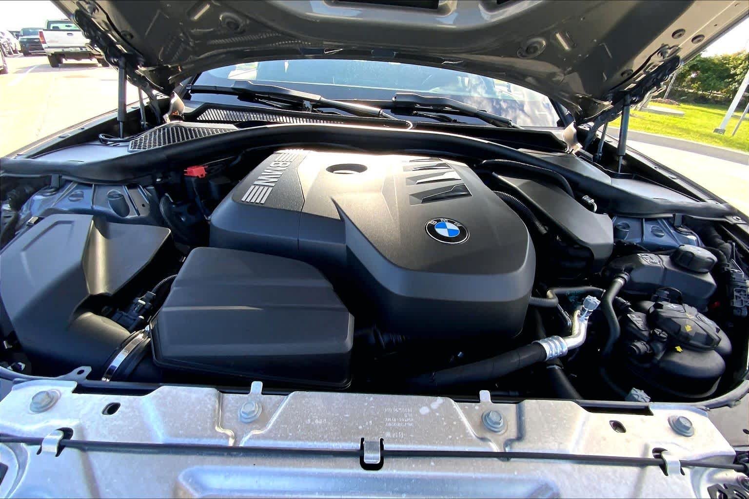 Used 2025 Skyscraper Grey Metallic BMW 330i image 31