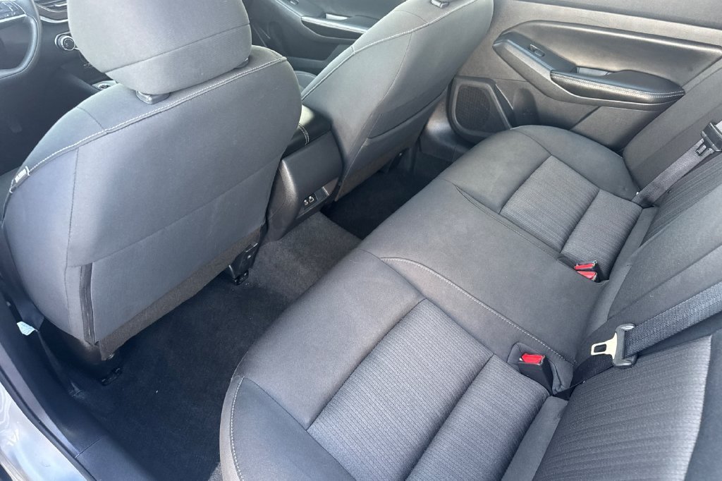Used 2024 Silver Nissan 2.5 SV image 15