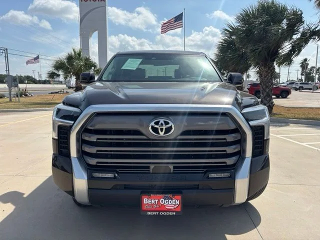 Used 2024  Toyota Limited image 2