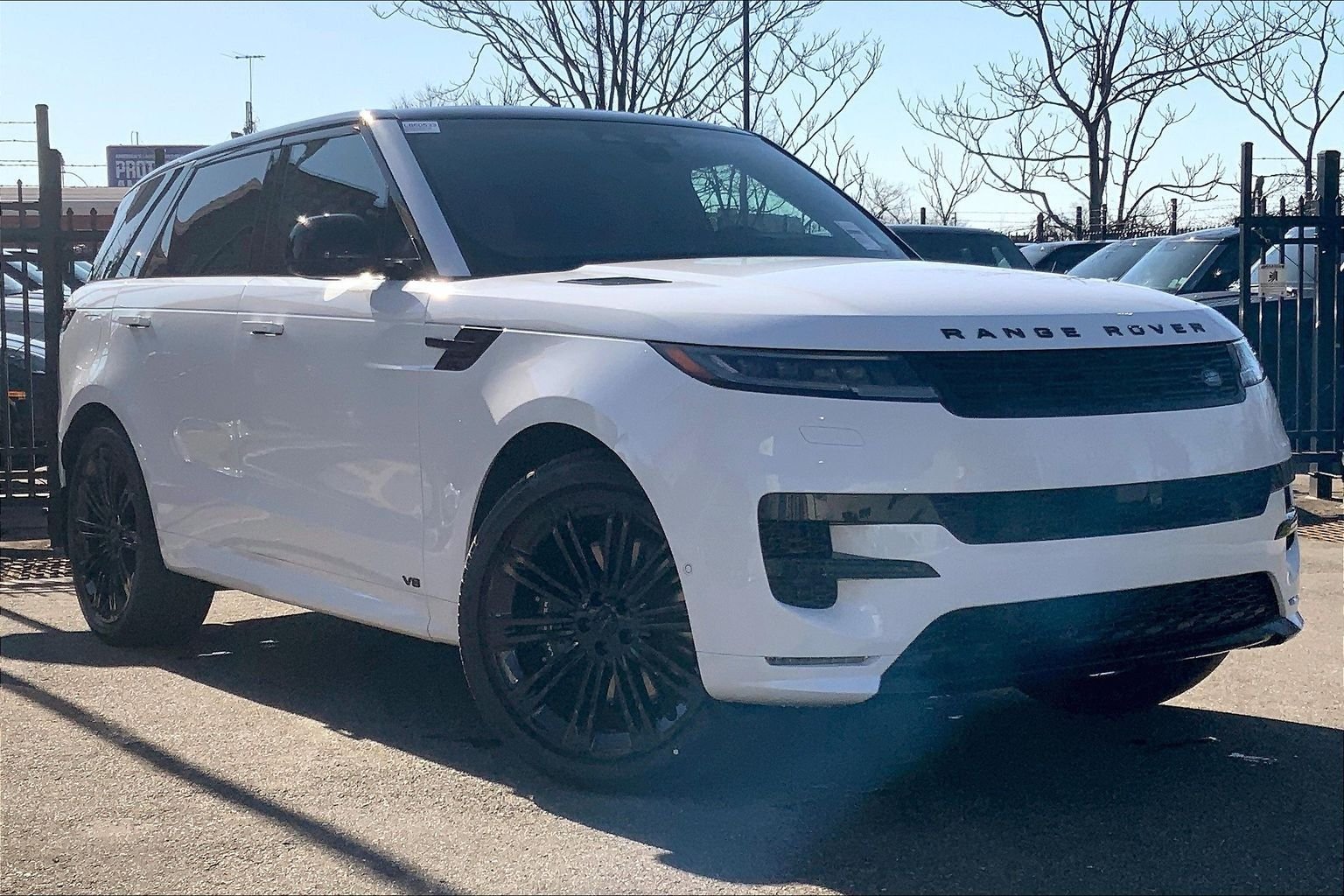New 2026 Fuji White Land Rover Dynamic SE image 2