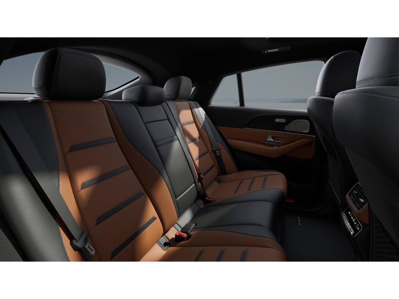 New 2027 MANUFAKTUR Moonlight White Metallic Mercedes-Benz AMG® GLE 53e 4MATIC+ Coupe image 5
