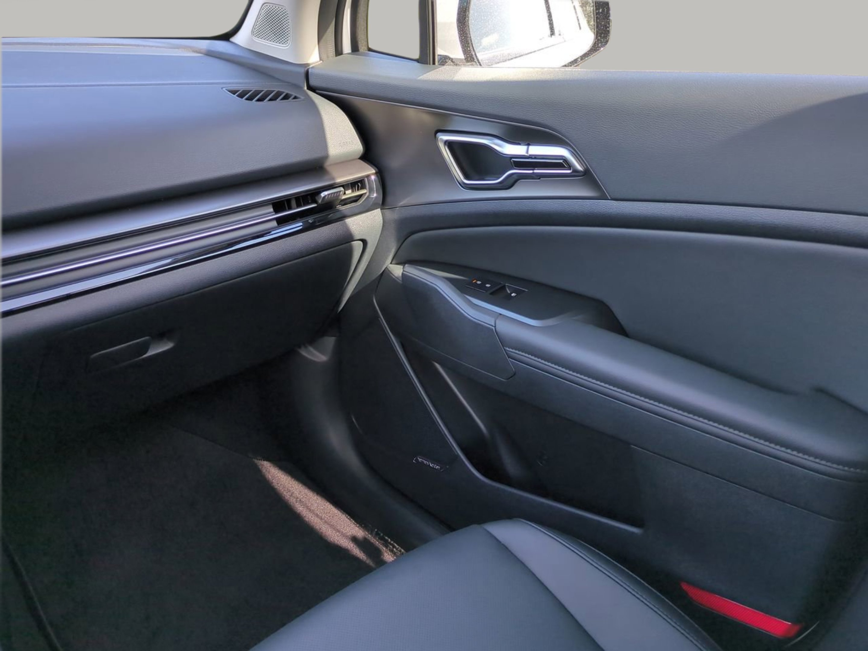 New 2026 Glacial White Pearl Kia SX image 15