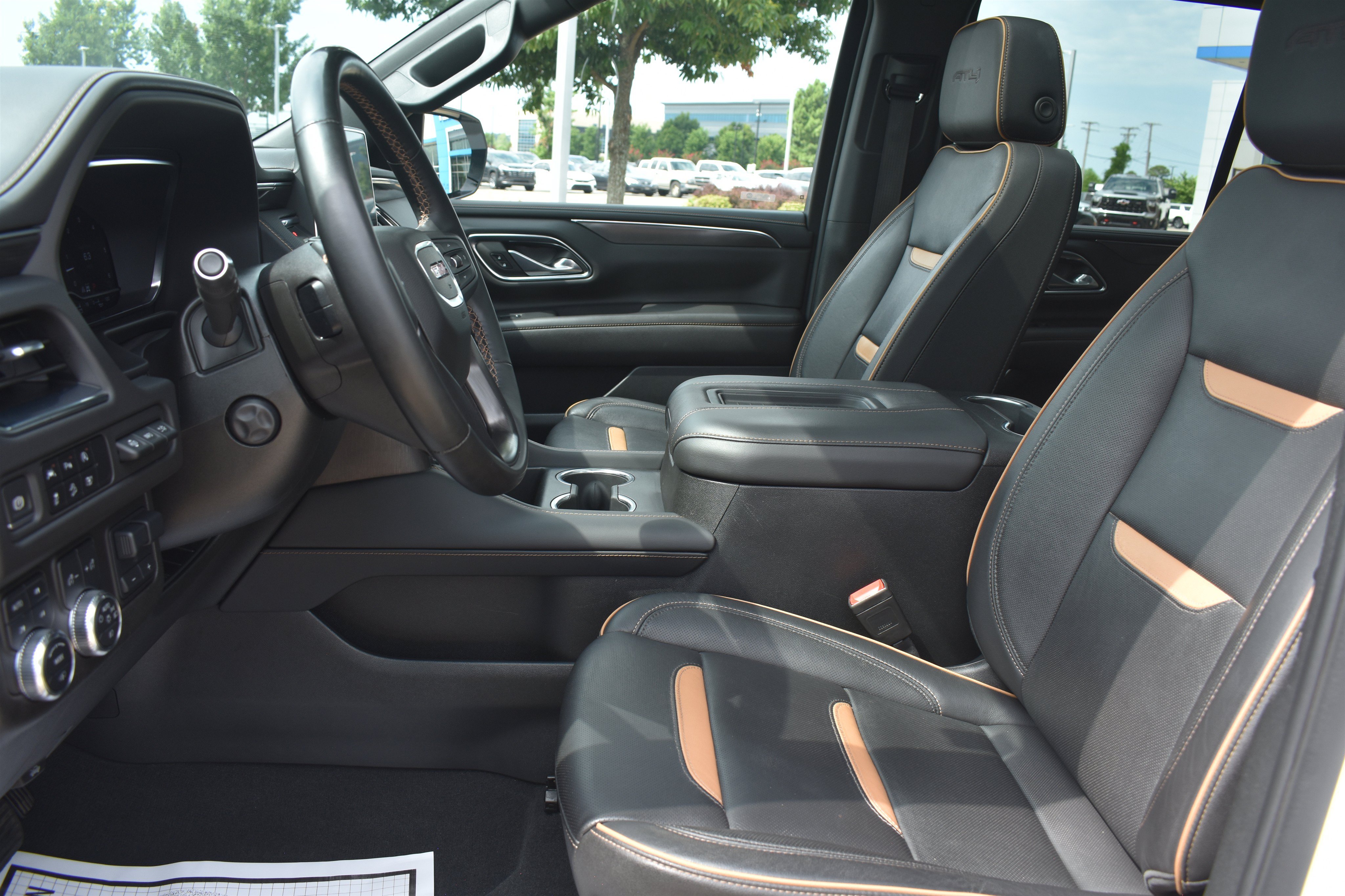 2024 GMC Yukon AT4 - Photo 15