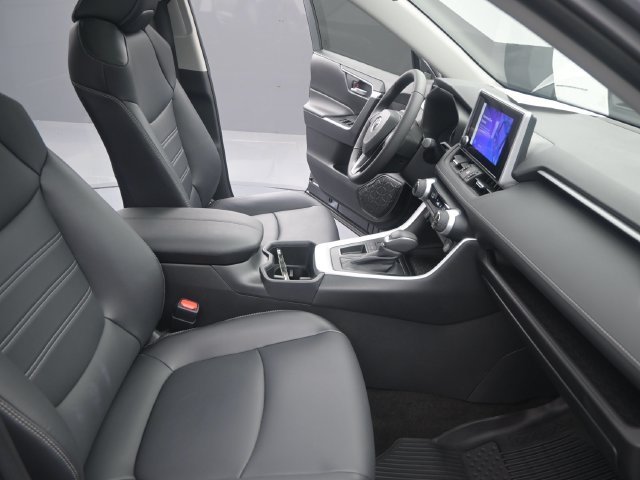 Used 2024 Magnetic Gray Metallic Toyota XLE Premium image 17