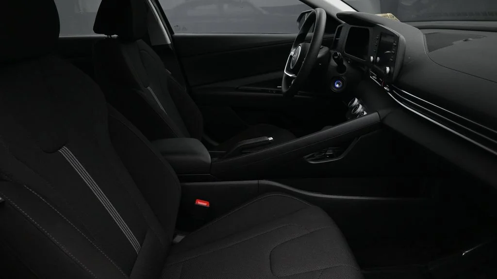 Certified Used 2025 Black Hyundai SE image 2