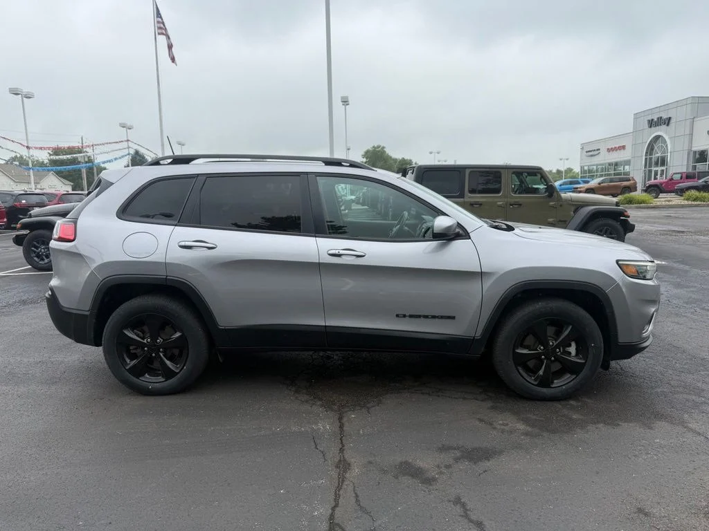 Used 2021 Jeep Cherokee Altitude with VIN 1C4PJMLB5MD118110 for sale in Bryan, OH
