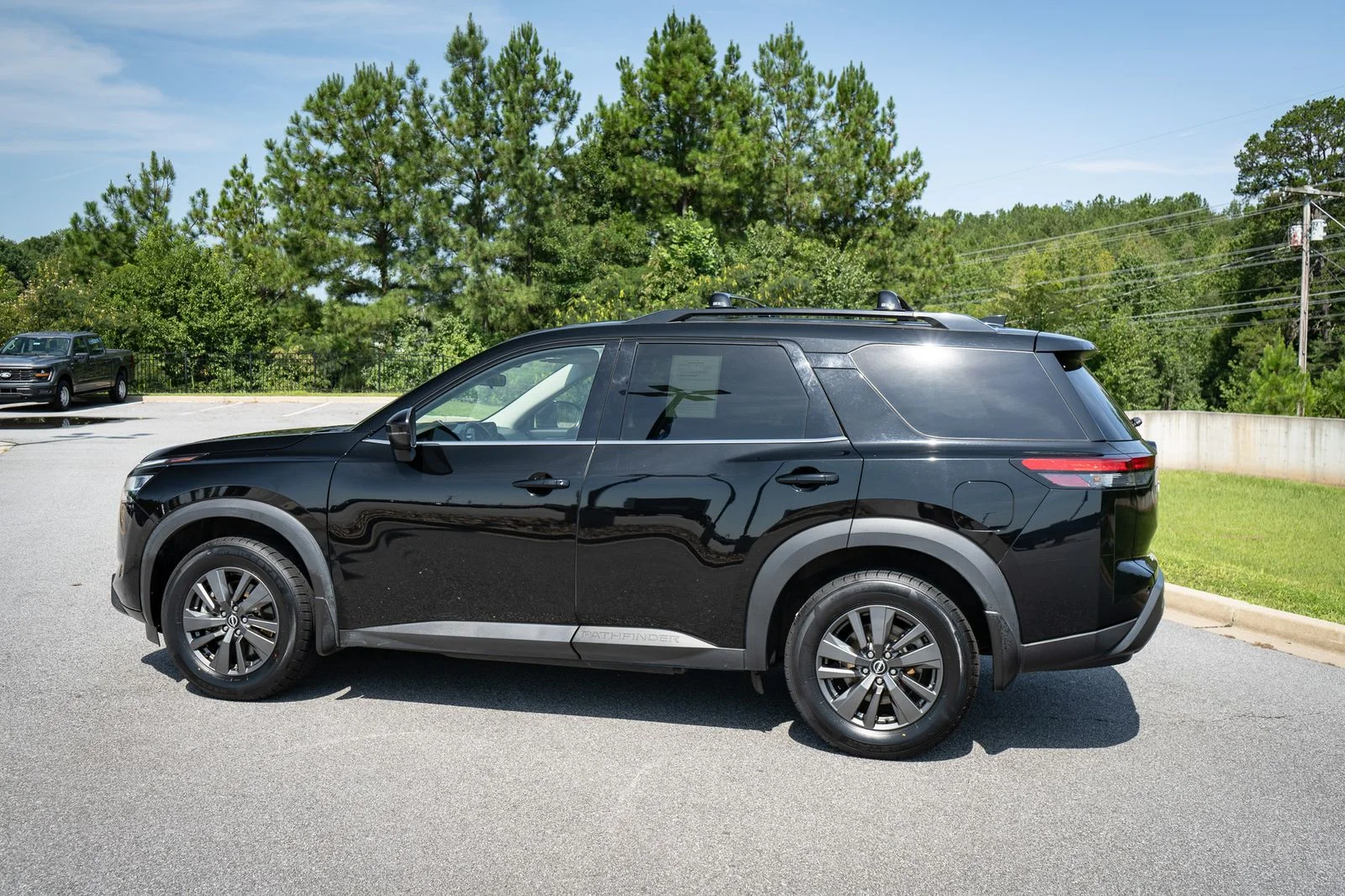 Used 2022 Black Nissan SV image 7