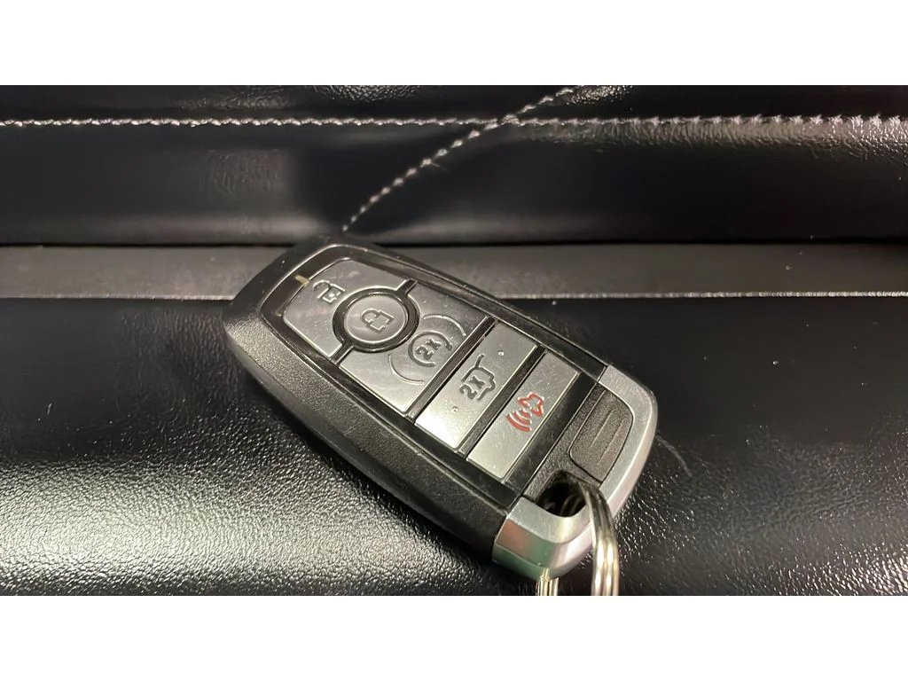 Used 2020 Blue Metallic Ford Platinum image 22