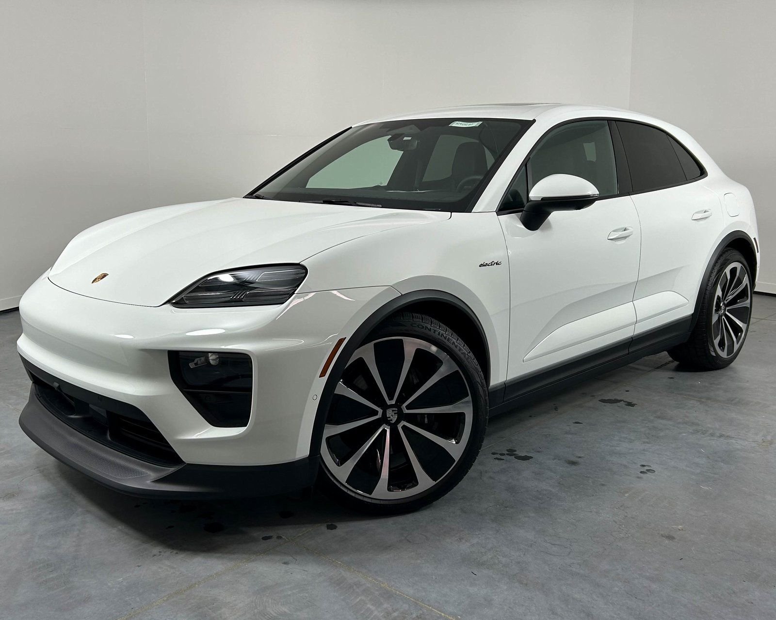 2024 Porsche Macan Base