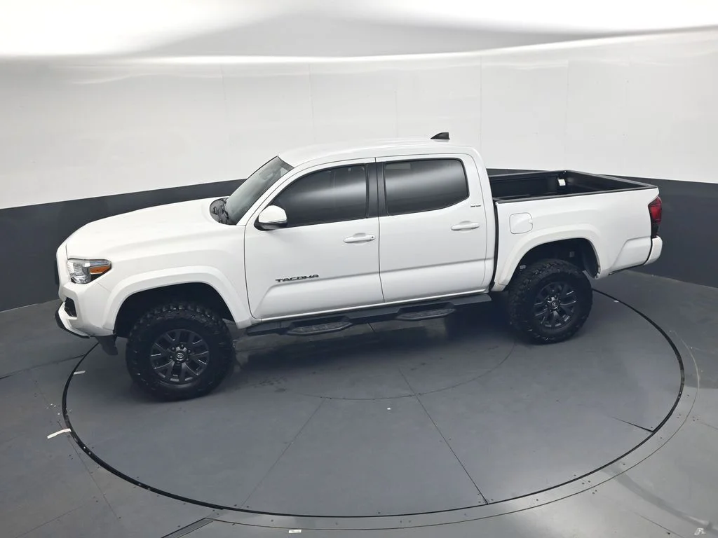 Used 2023 White Toyota SR5 image 18