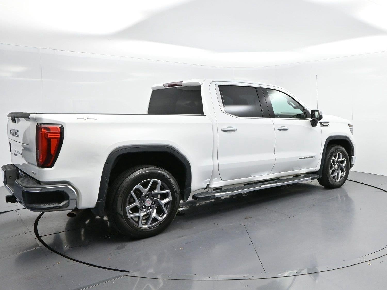 Used 2022 Summit White GMC SLT image 7
