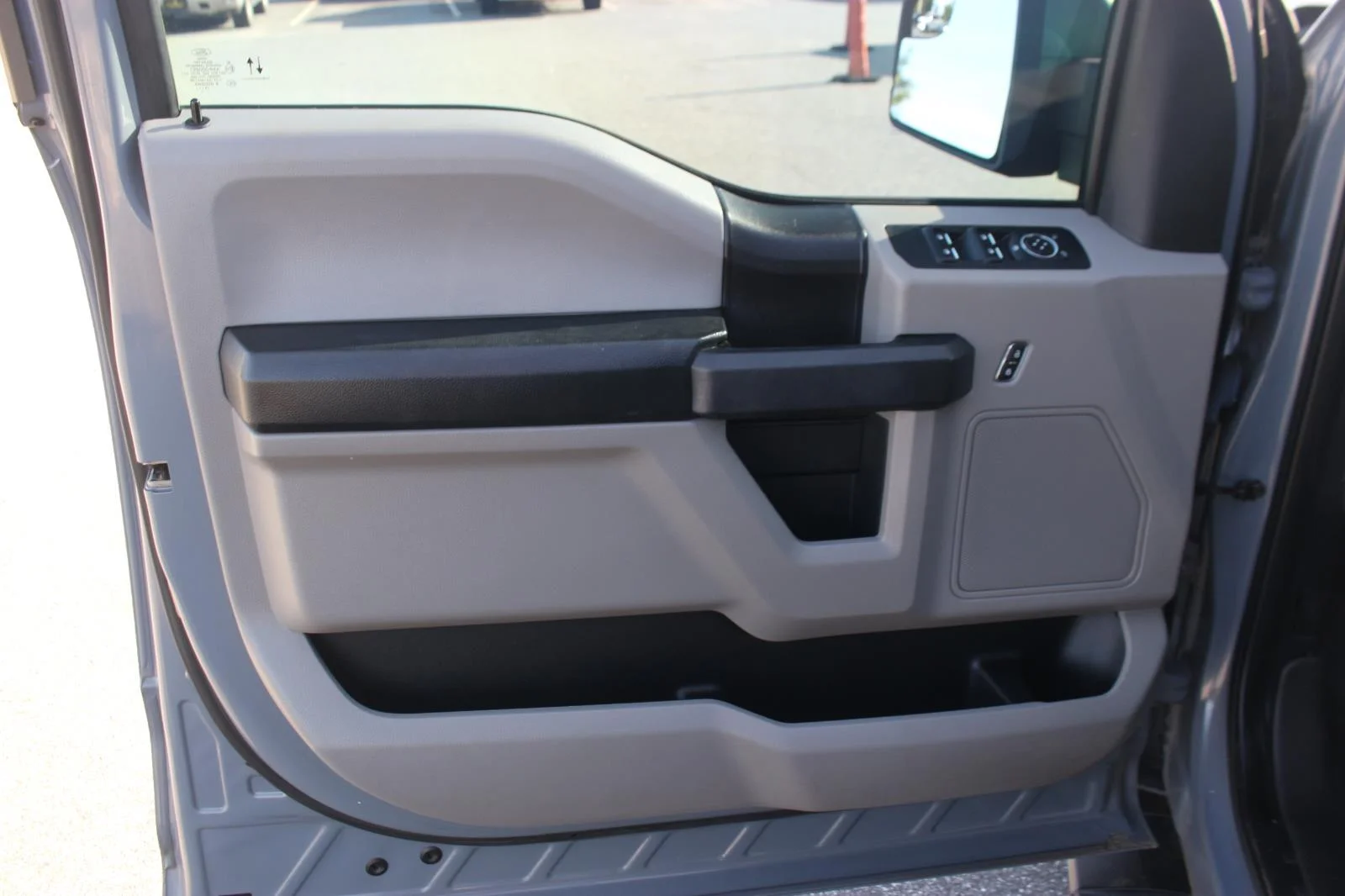 Used 2020 Grey Ford XL image 14