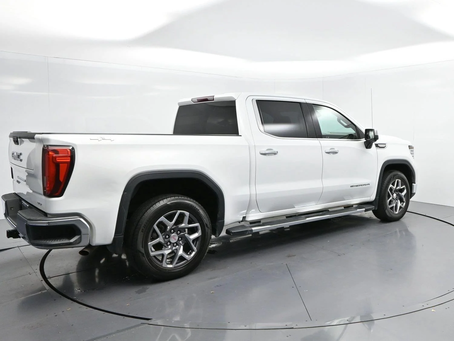Used 2022 Summit White GMC SLT image 7