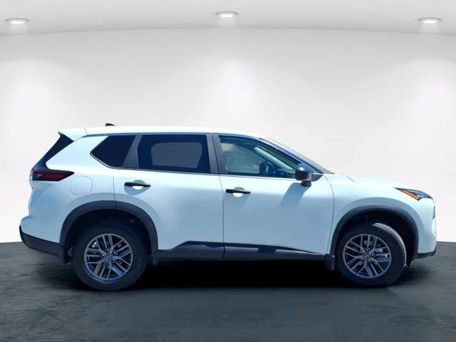 Used 2024 White Nissan S image 7