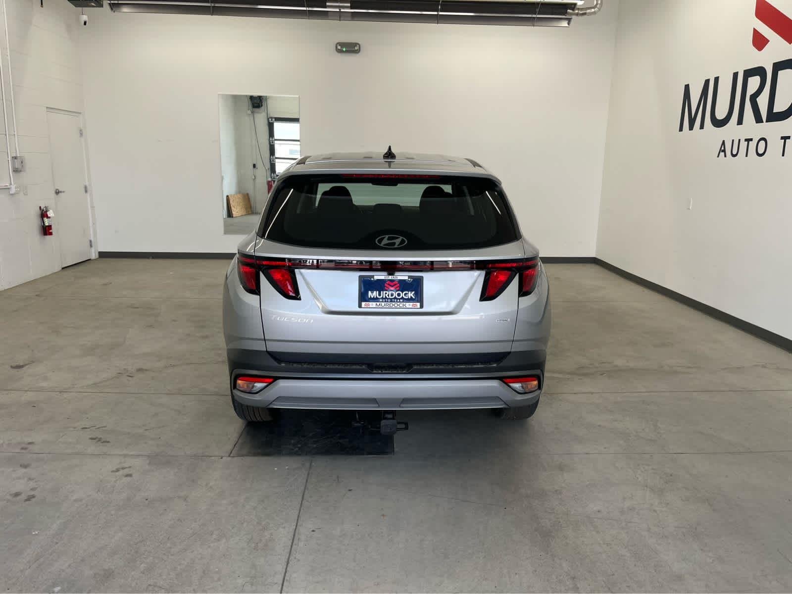 Used 2025 Shimmering Silver Hyundai SE image 3