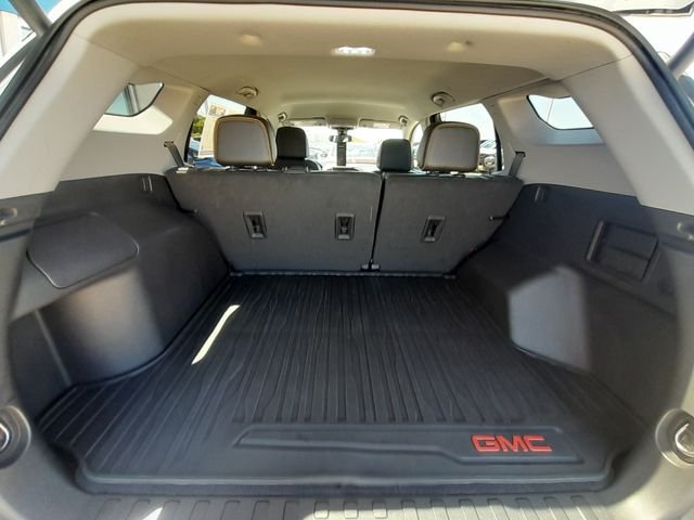 Used 2024 White GMC AT4 image 47
