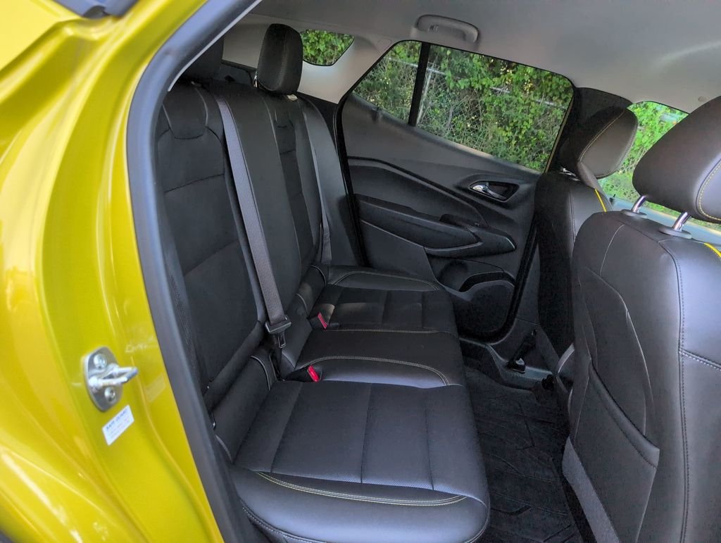 Used 2025 Yellow Chevrolet ACTIV image 30