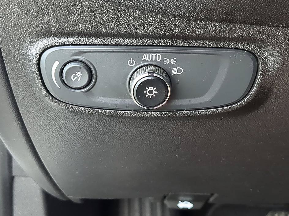 Used 2023 Summit White Chevrolet LT image 18