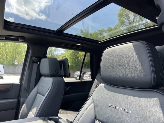 2026 GMC Yukon Denali - Photo 22