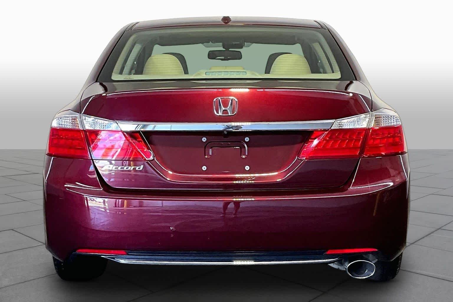 Used 2014 Alabaster Silver Metallic Honda EX-L image 5