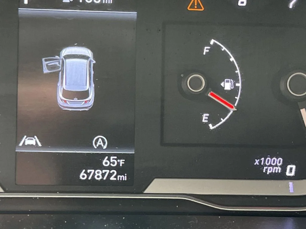 Used 2022 Gray Hyundai SEL image 32
