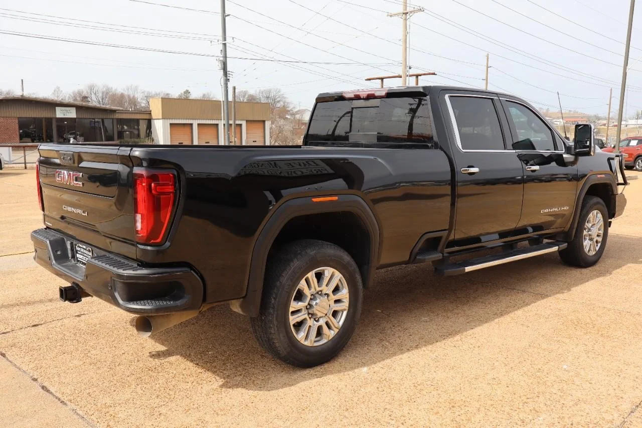 Used 2020 Onyx Black GMC Denali image 5