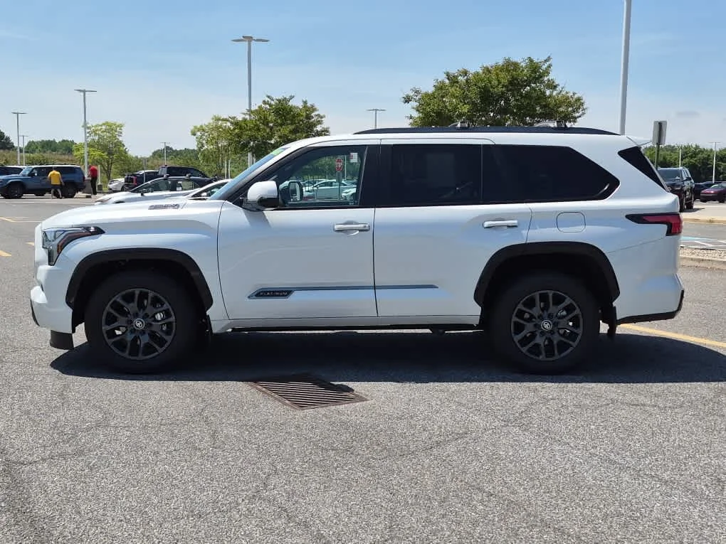 Used 2026 Wind Chill Pearl Toyota Platinum image 5