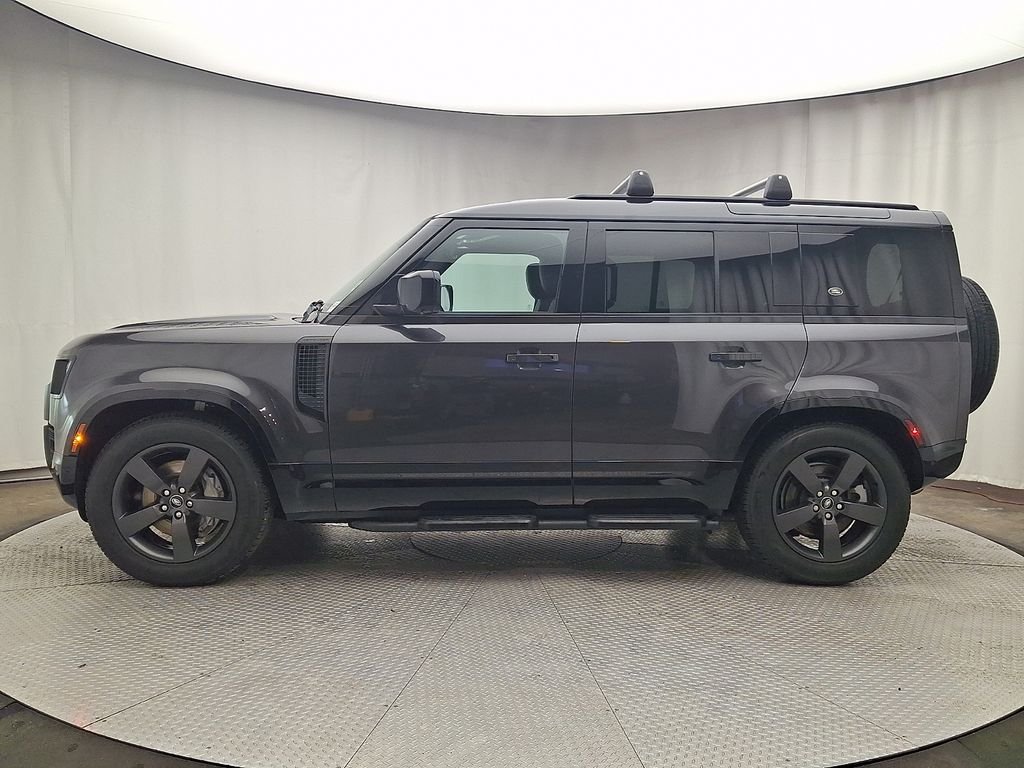 Certified Used 2022 Carpathian Grey Premium Metallic Land Rover X-Dynamic SE image 7