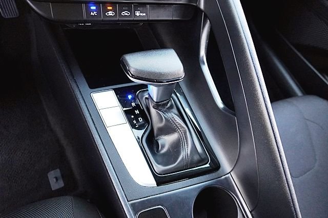 Used 2021 Gray Hyundai SE image 27