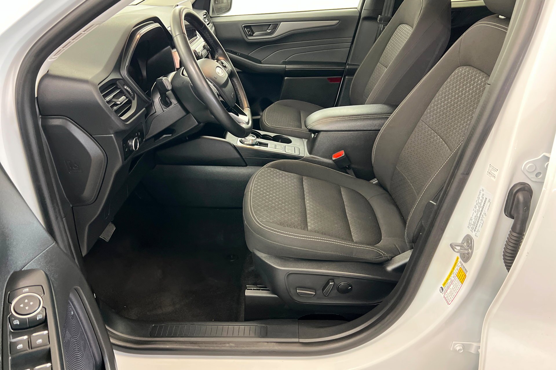 Used 2024 White Ford Active image 18