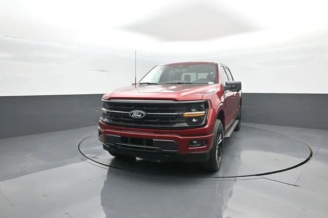New 2026 Ruby Red Metallic Tinted Clearcoat Ford XLT image 4