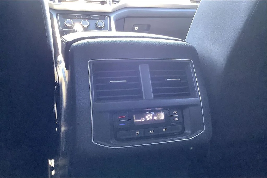 Used 2018 Gray Volkswagen S image 39