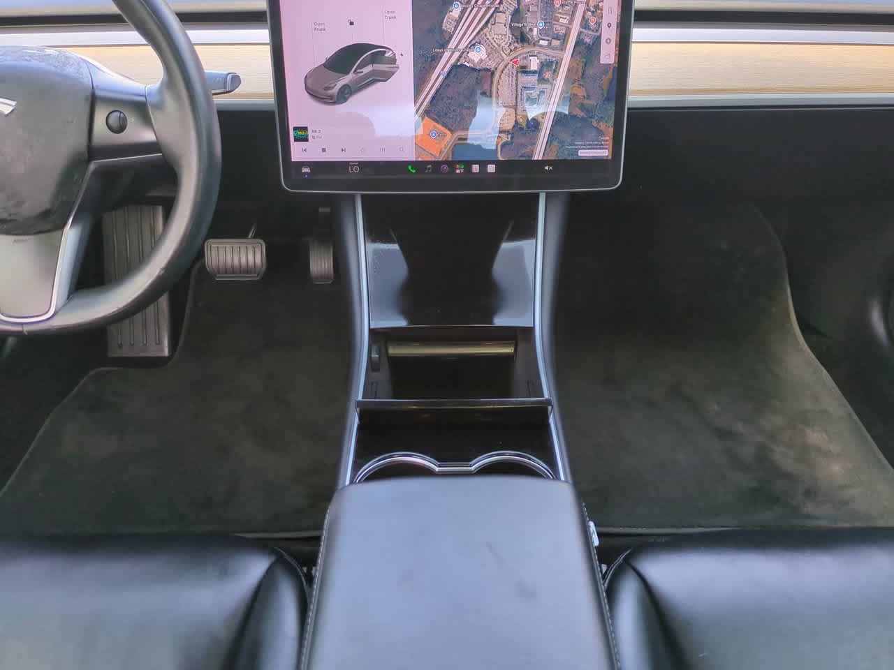 Used 2018  Tesla  image 18