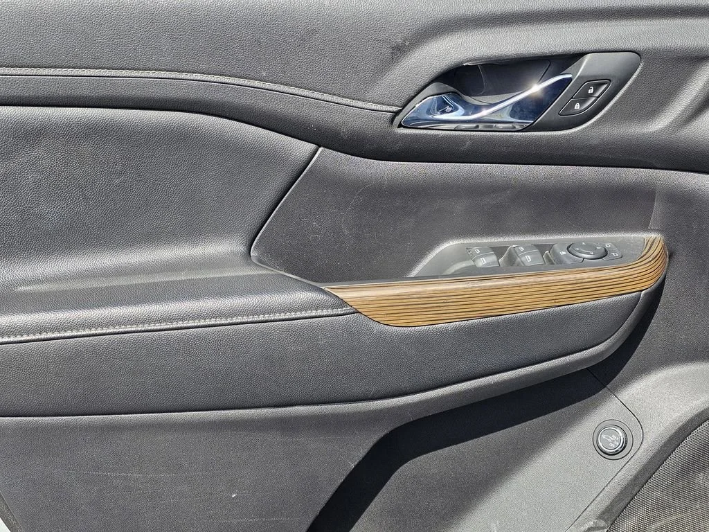 Used 2019 QUICKSILVER METALLIC GMC SLE image 15