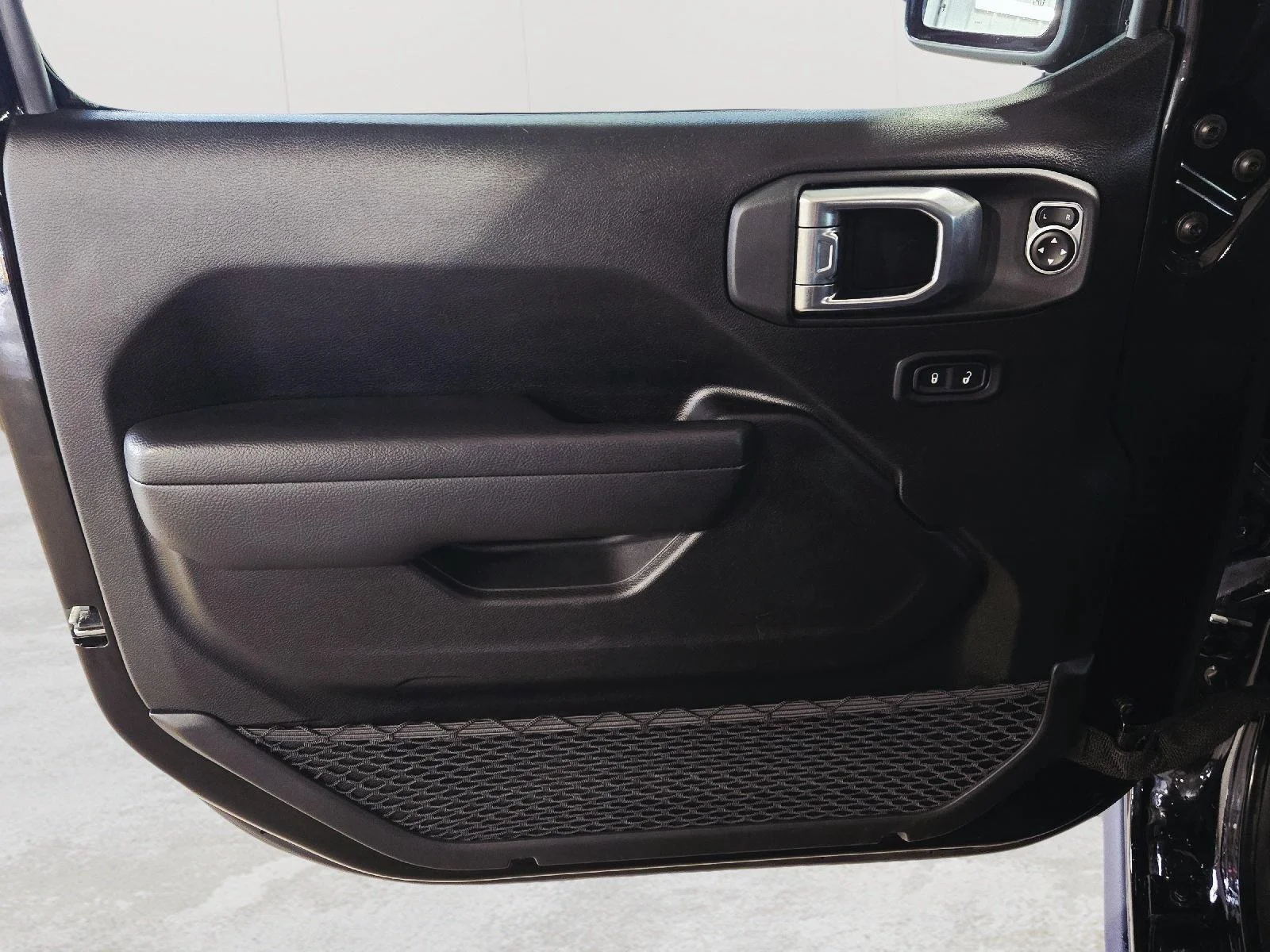 Used 2026 Black Clearcoat Jeep Rubicon image 9