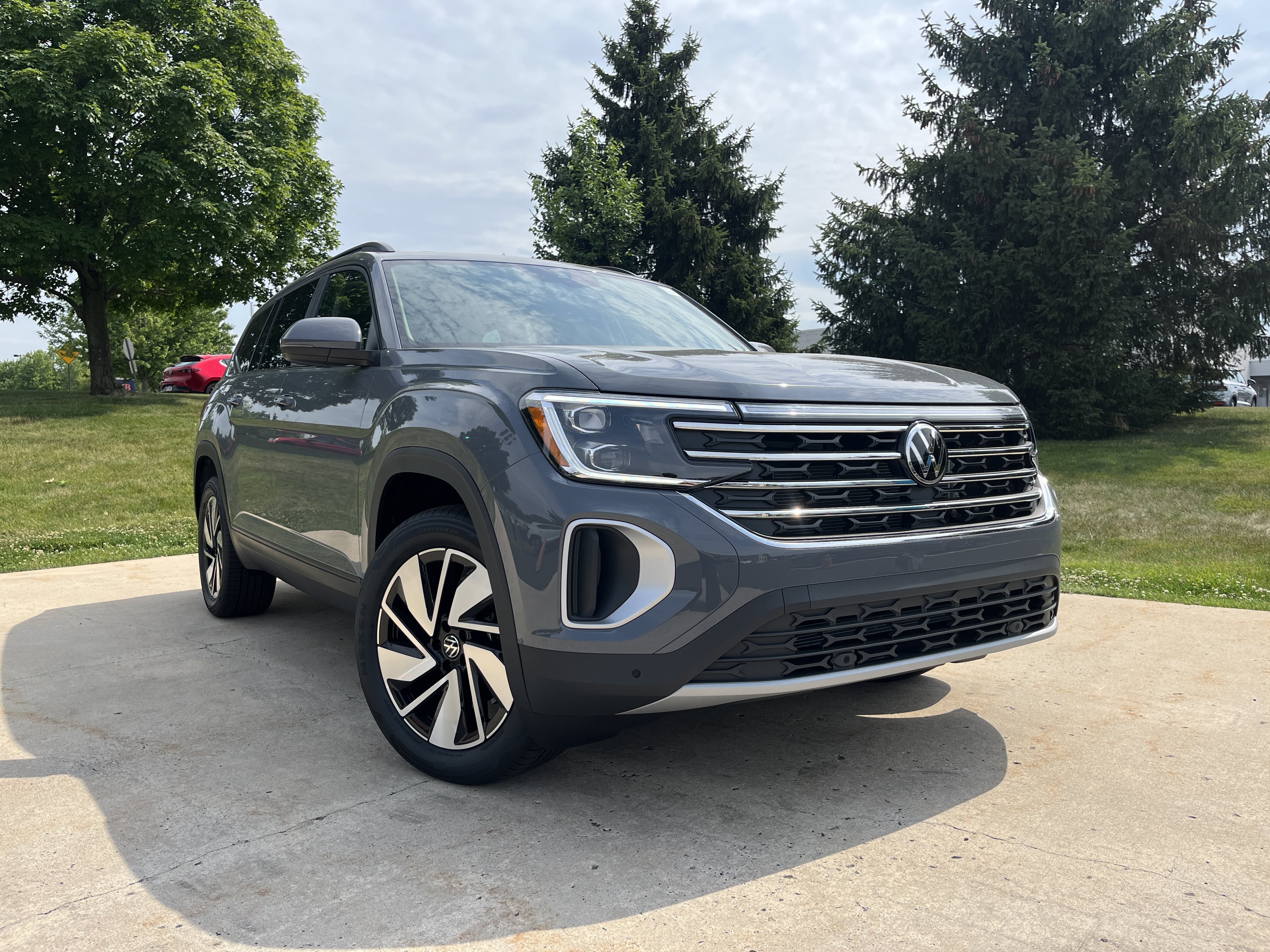 New 2026 Pure Gray Volkswagen 2.0T SE w/Technology image 2