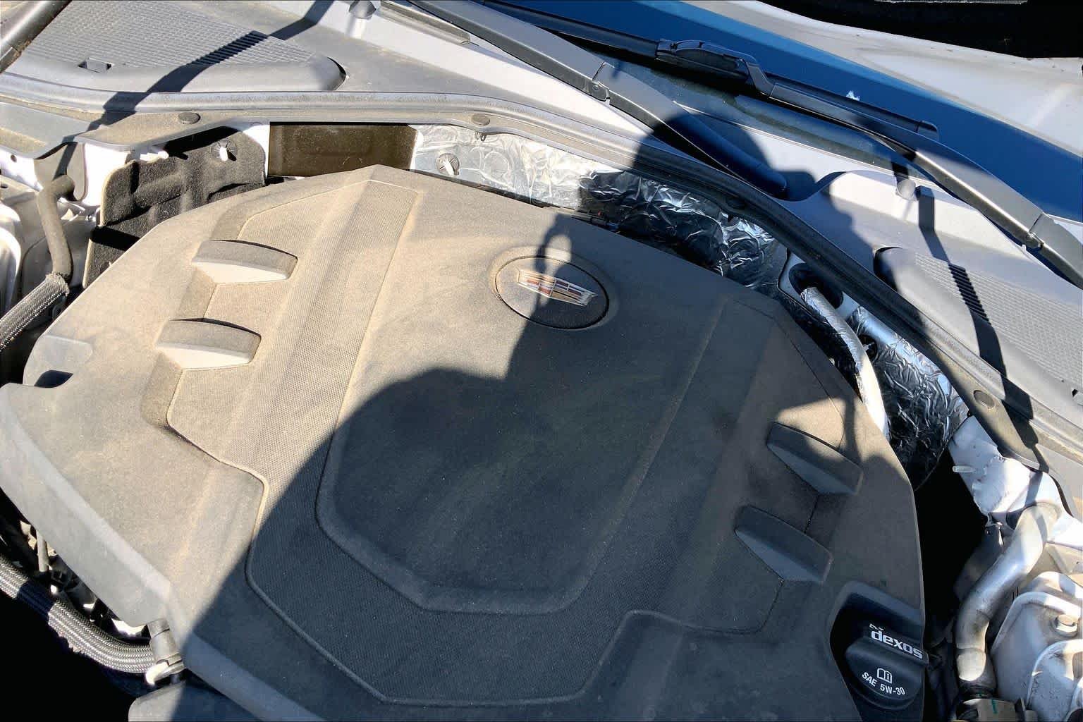 Used 2019 Crystal White Tricoat Cadillac Premium Luxury AWD image 33