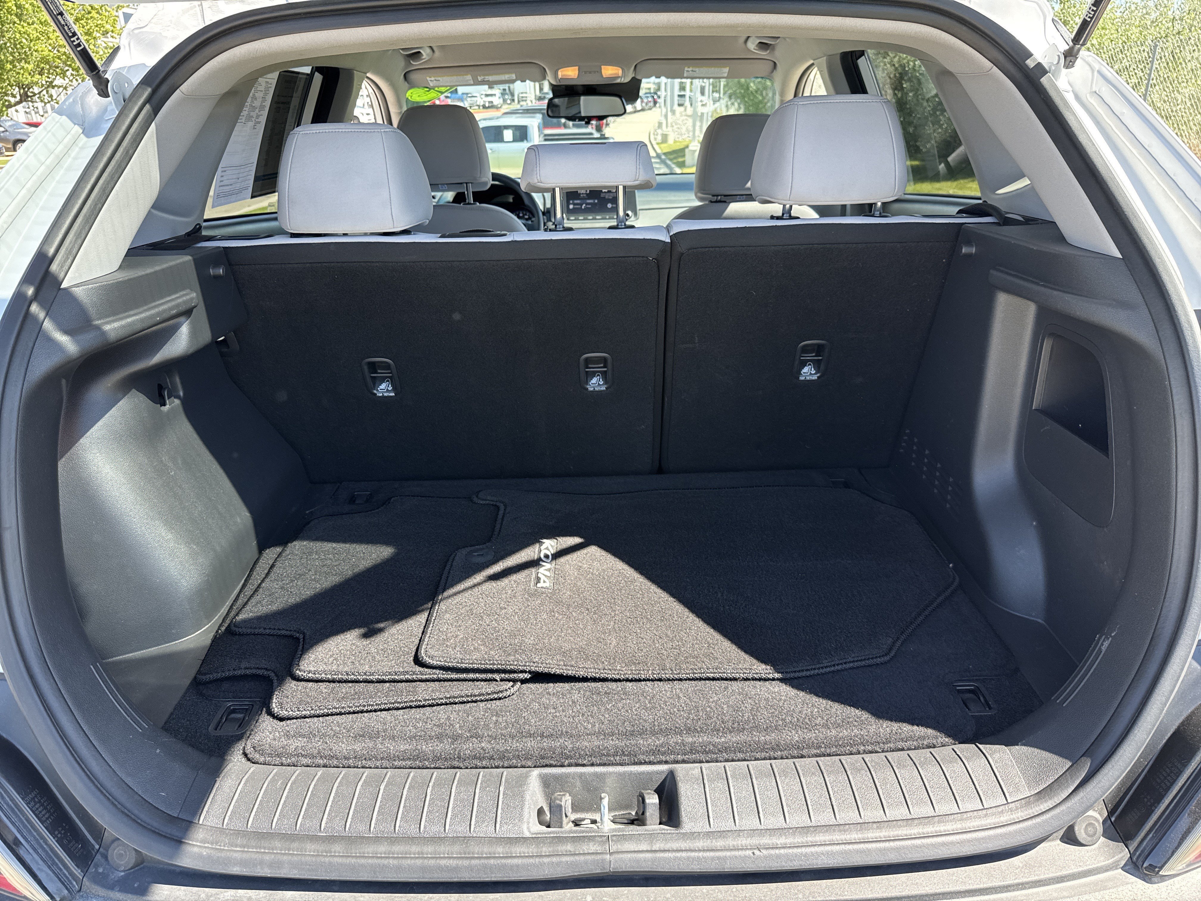 Used 2023 White Hyundai SEL image 24