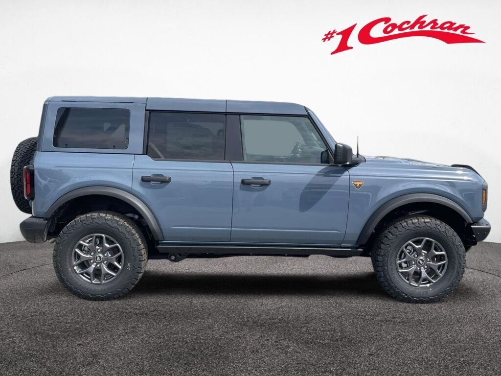 New 2025 Azure Gray Metallic Tri-Coat Ford Badlands image 6