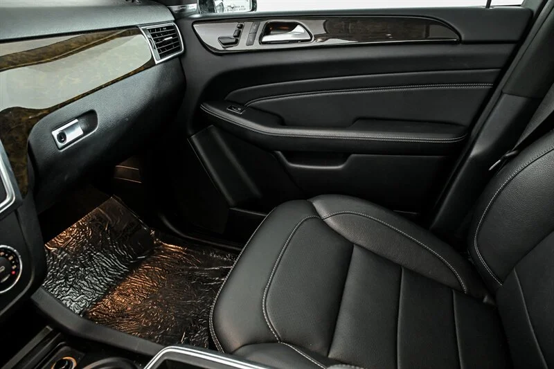 Used 2014 Black Mercedes-Benz ML 350 4MATIC® image 29