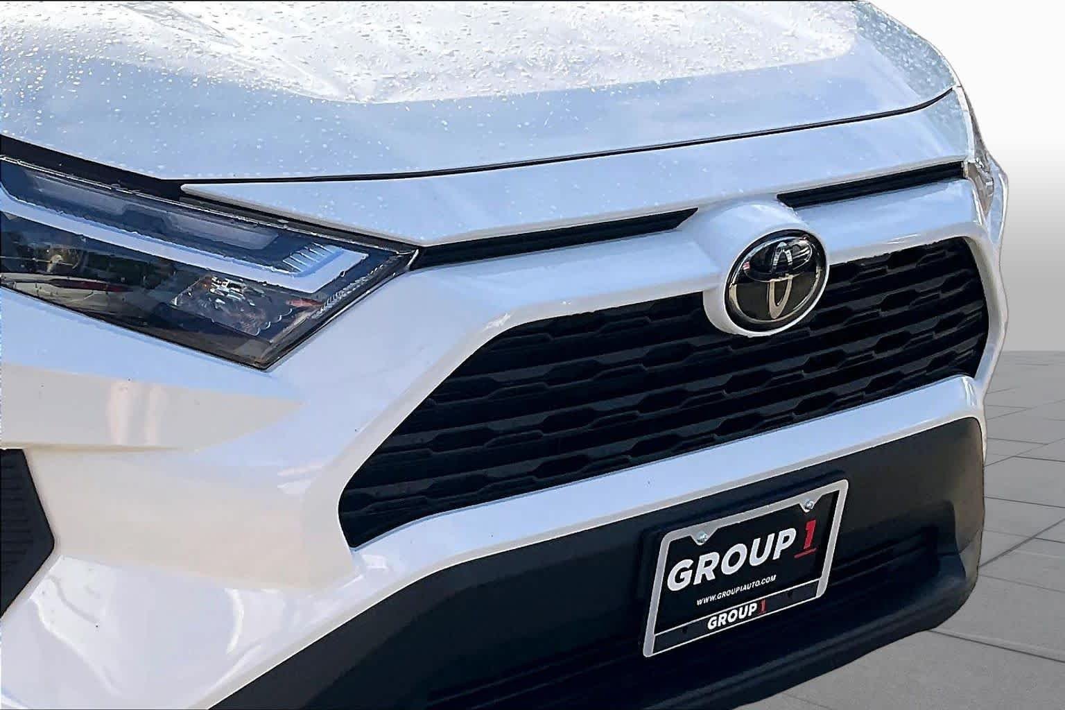 Used 2025 Ice Cap Toyota XLE image 29