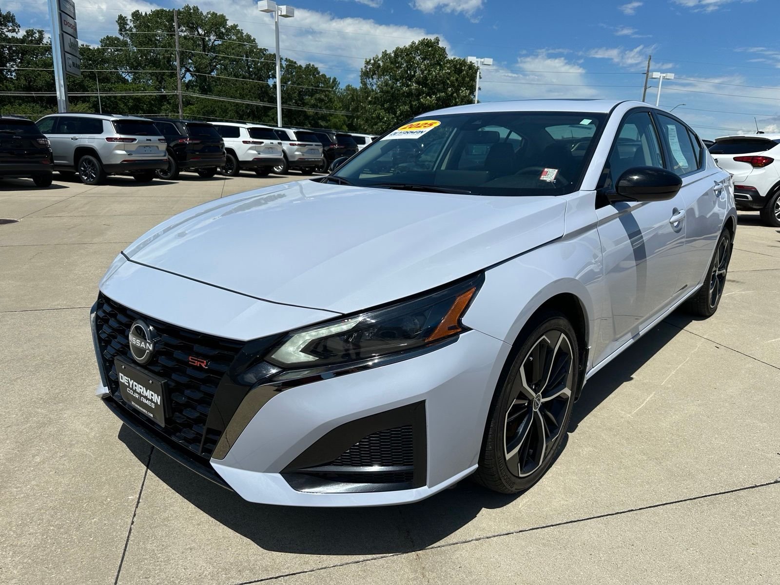 Used 2025 Gray Nissan 2.5 SR image 3
