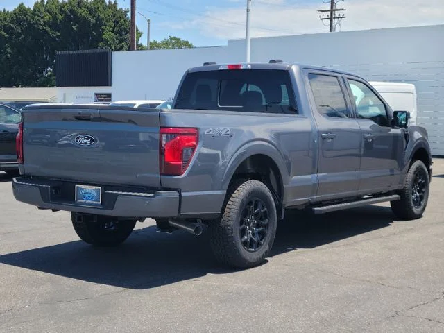 New 2026 Carbonized Gray Metallic Ford XLT image 5