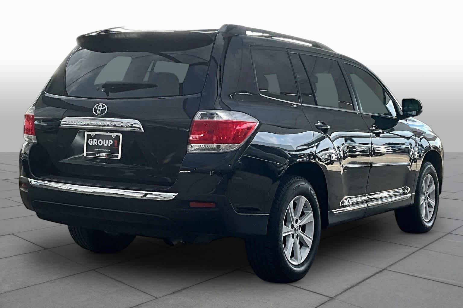Used 2013 Black Toyota SE image 12