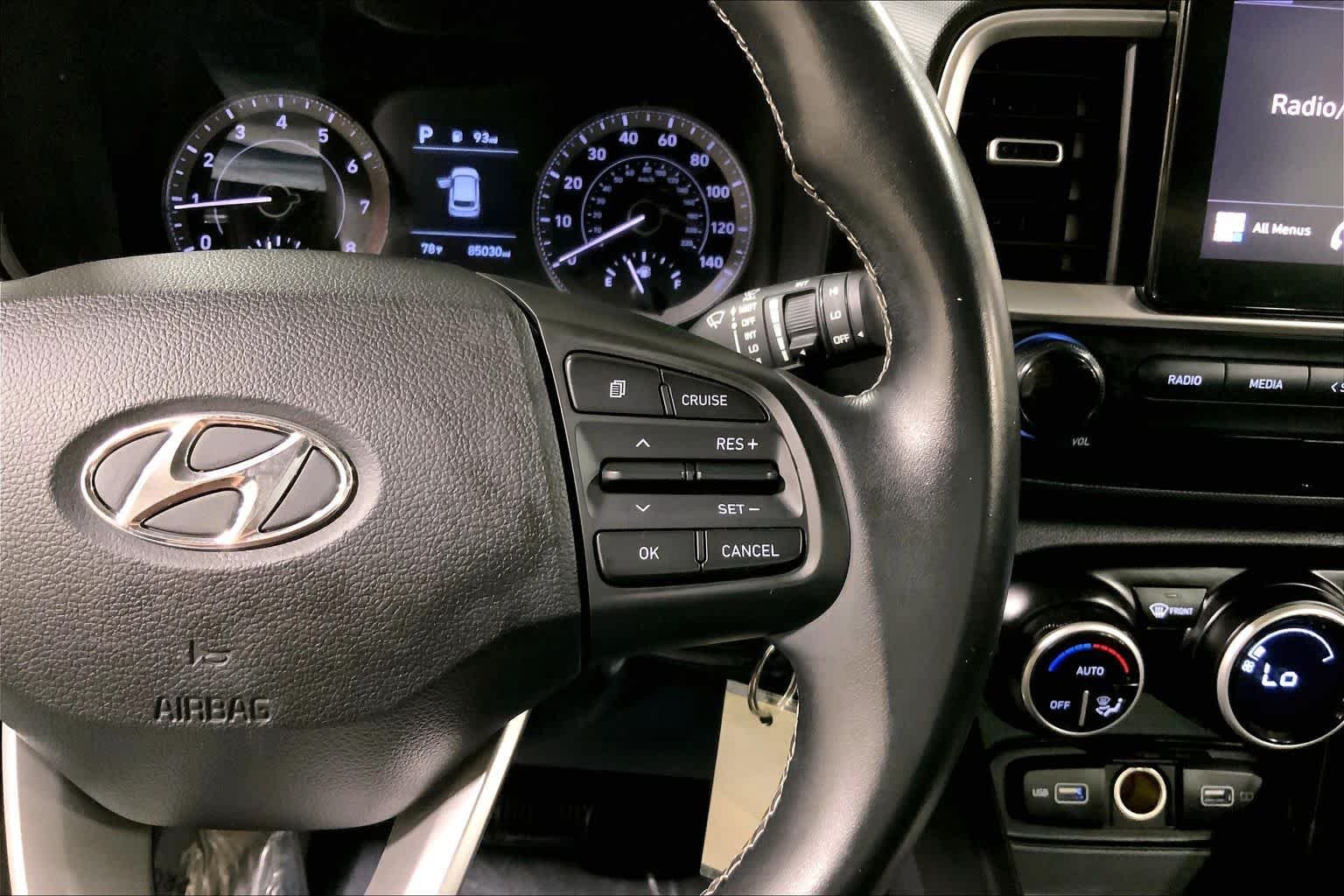 Used 2022 Black Noir Pearl Hyundai SEL image 48