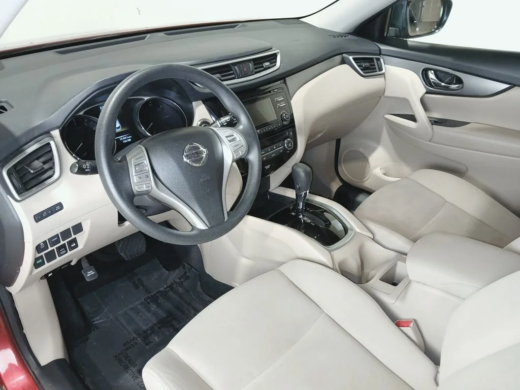 Used 2016 Red Nissan SV image 15